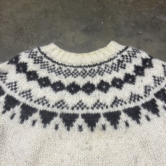 Vintage 60s Cream Fair Isle Homemade Wool Sweater - Picture 3 of 3